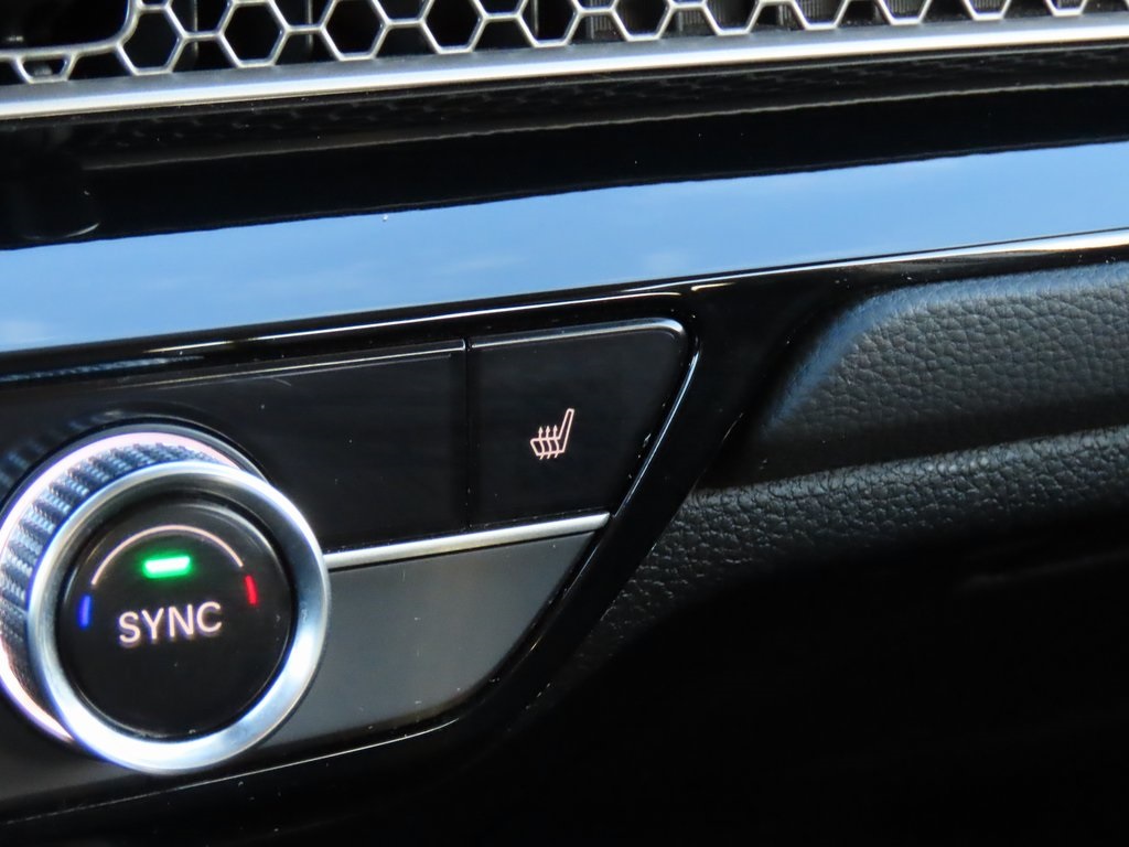 Vehicle image 22 of 33
