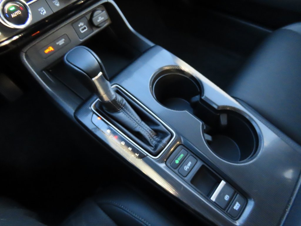 Vehicle image 23 of 33