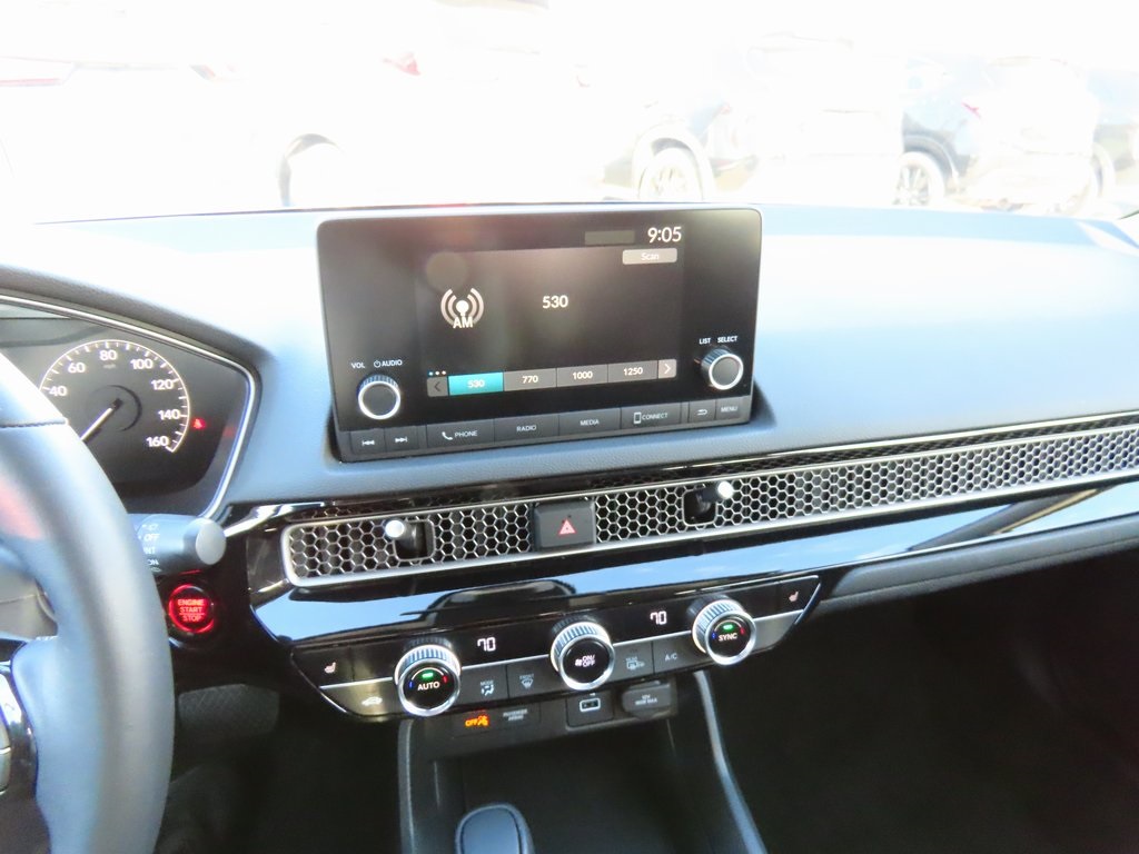 Vehicle image 19 of 33