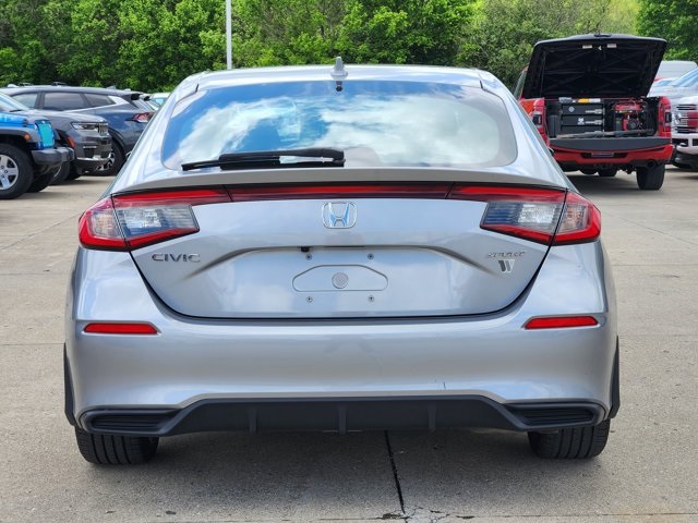 Vehicle image 6 of 26