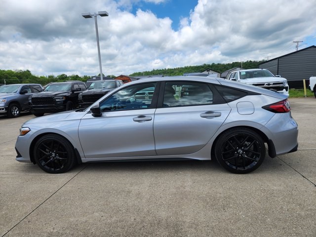 Vehicle image 8 of 26
