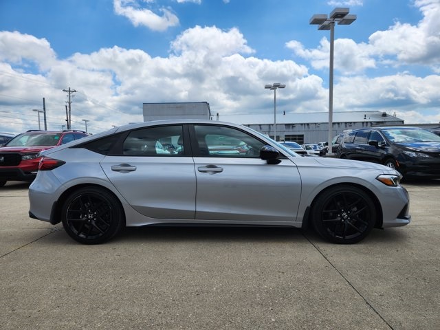 Vehicle image 4 of 26
