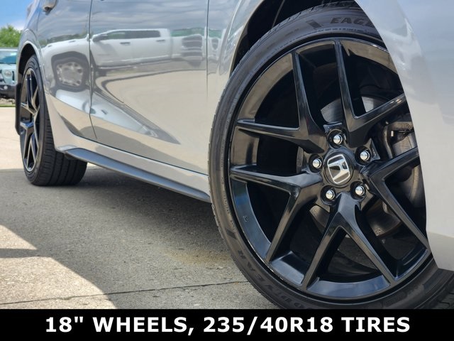 Vehicle image 13 of 26