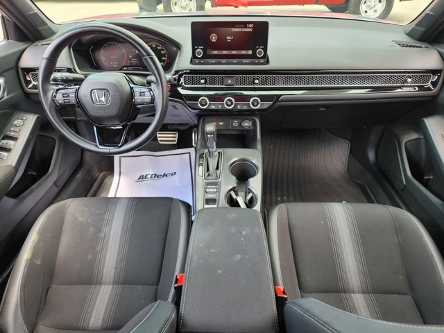 Vehicle image 17 of 26