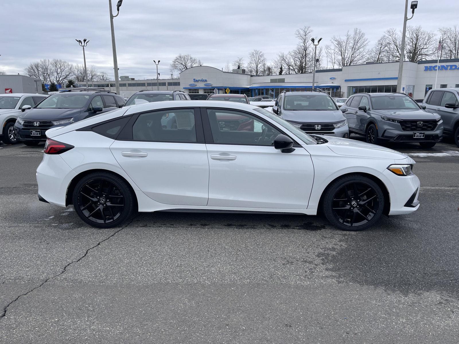 2023 Honda Civic Sport Image 3 of 22