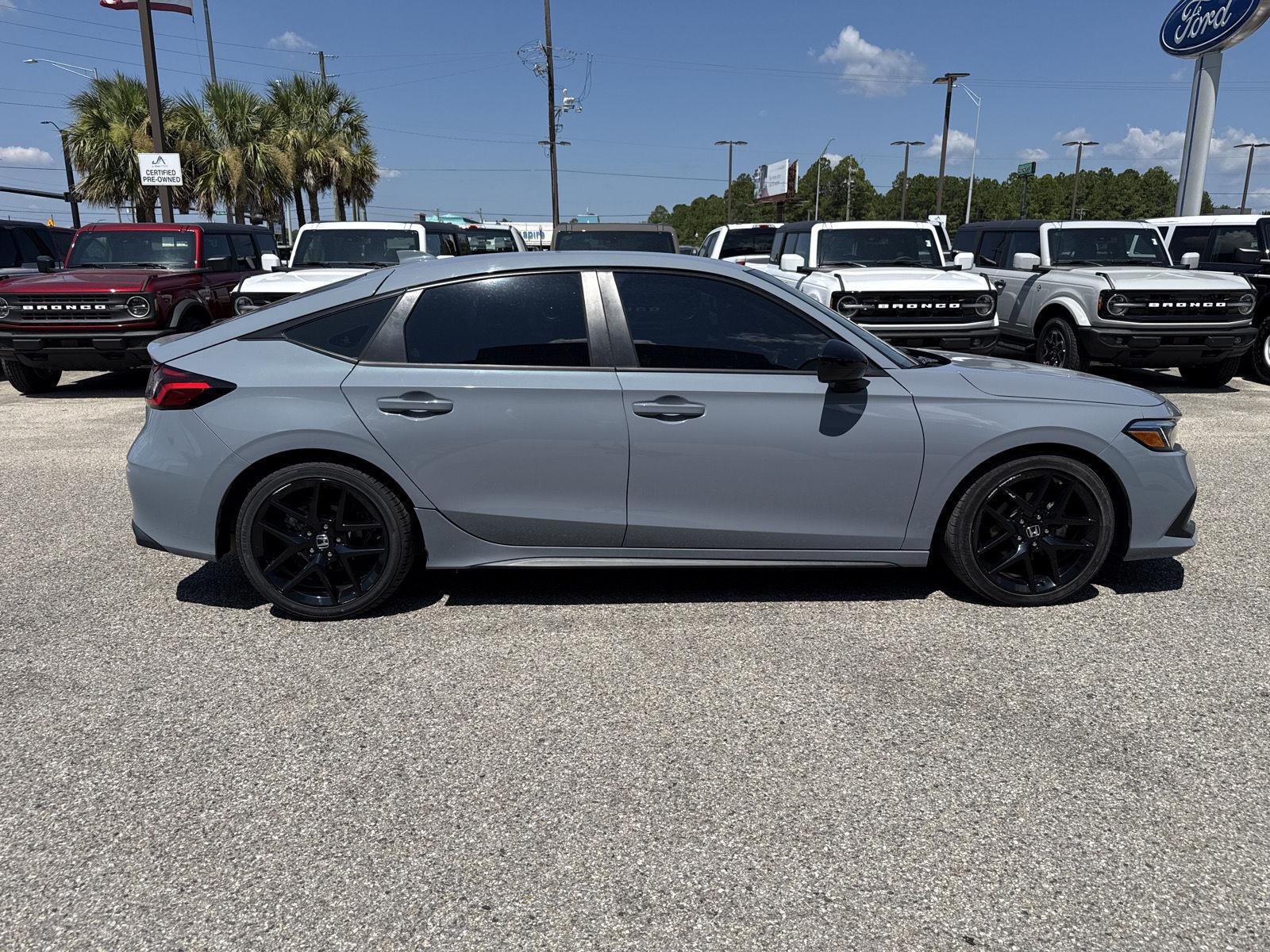 2023 Honda Civic Sport Image 2 of 31