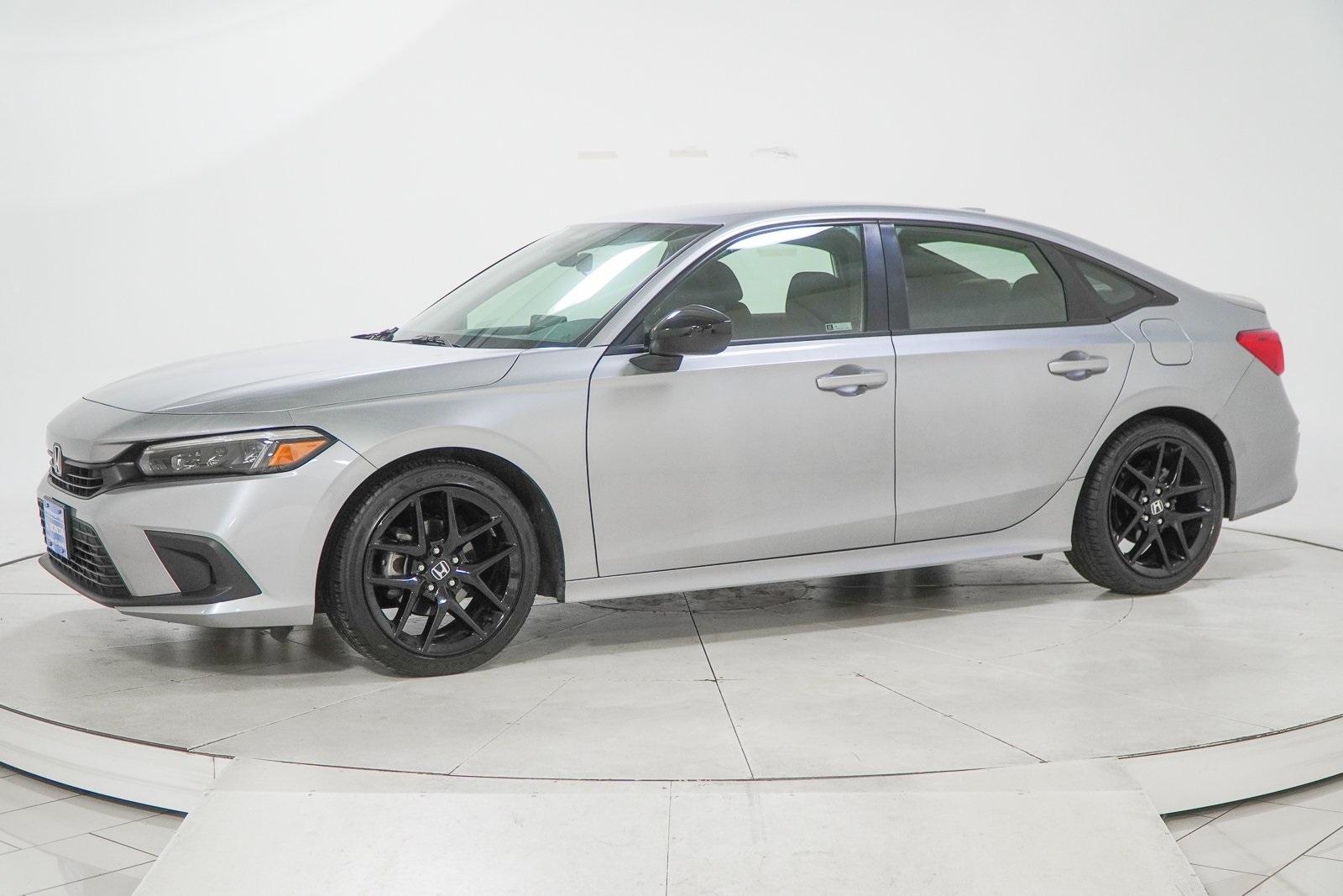 2023 Honda Civic Sport Image 2 of 37