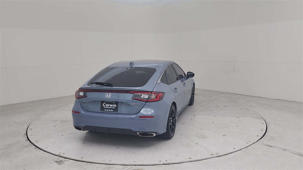 Vehicle image 16 of 36