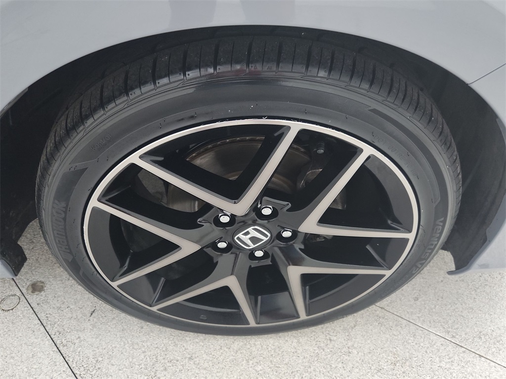 Vehicle image 35 of 36