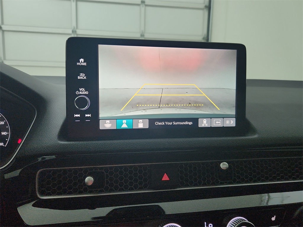 Vehicle image 25 of 36