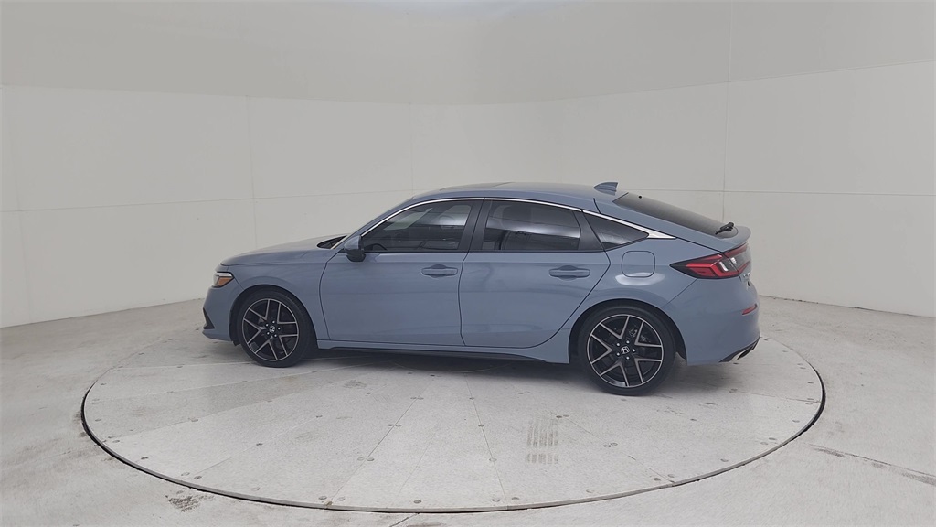 Vehicle image 14 of 36