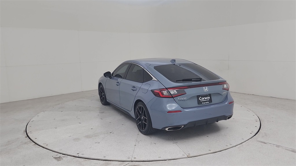Vehicle image 8 of 36