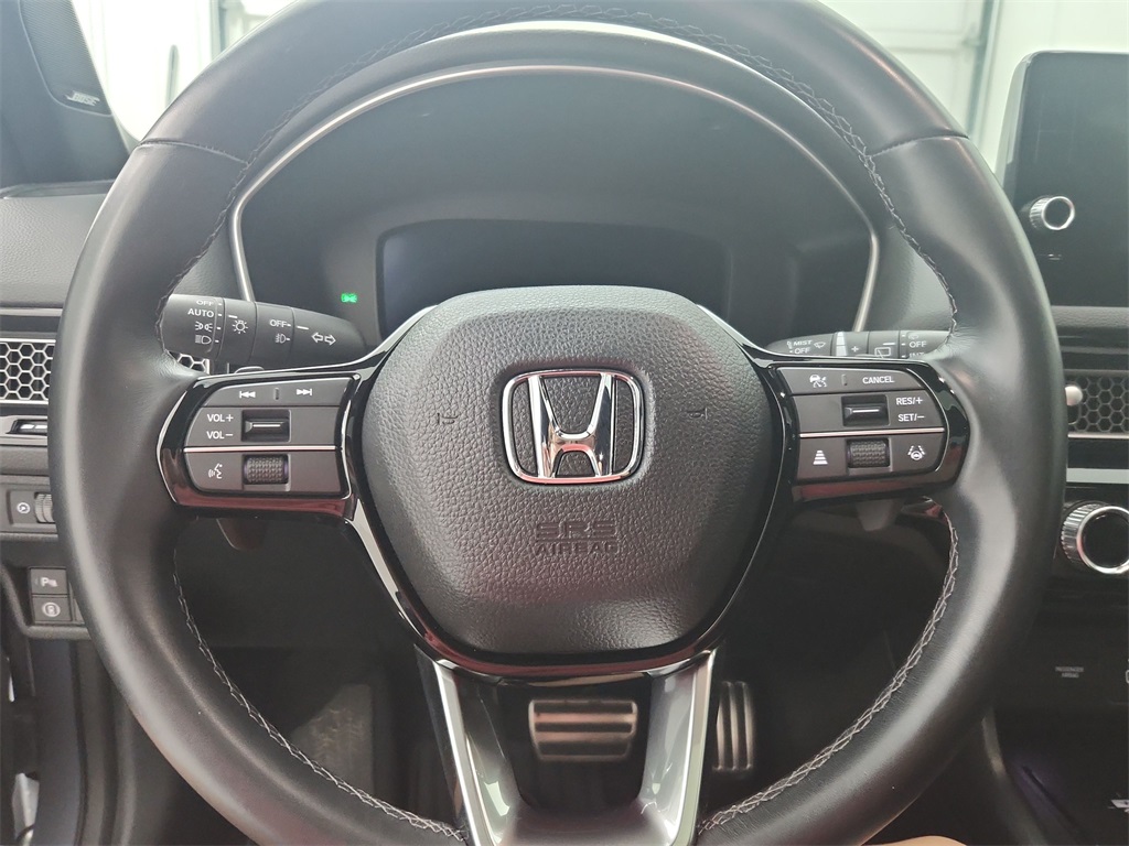 Vehicle image 22 of 36
