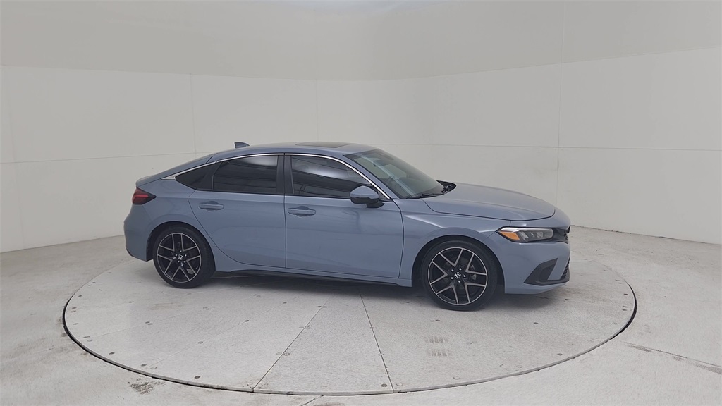 Vehicle image 9 of 36