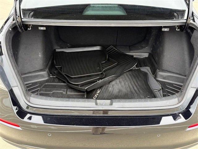 Vehicle image 8 of 24