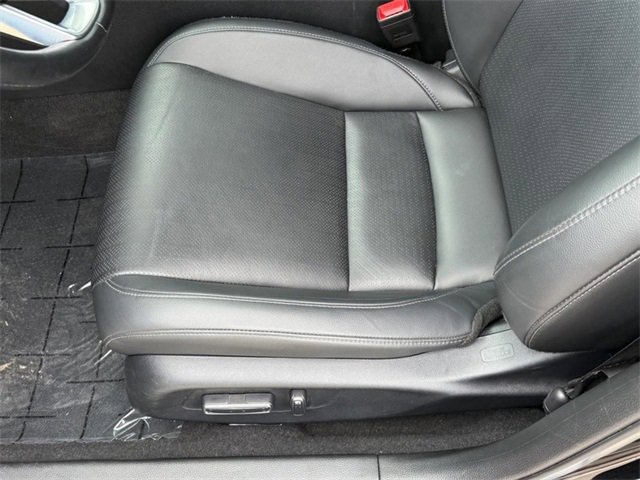 Vehicle image 16 of 24