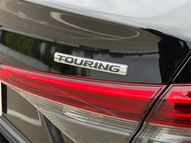 Vehicle image 9 of 24