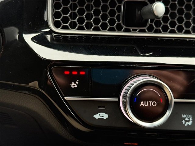Vehicle image 22 of 24