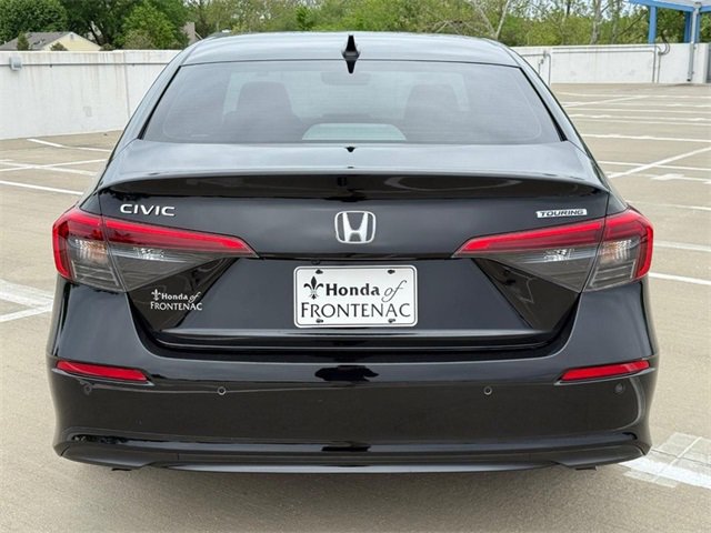 Vehicle image 4 of 24