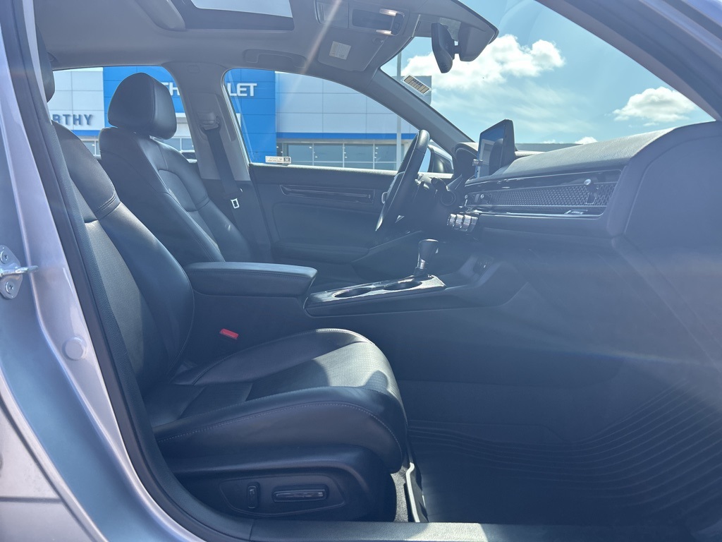 Vehicle image 22 of 49