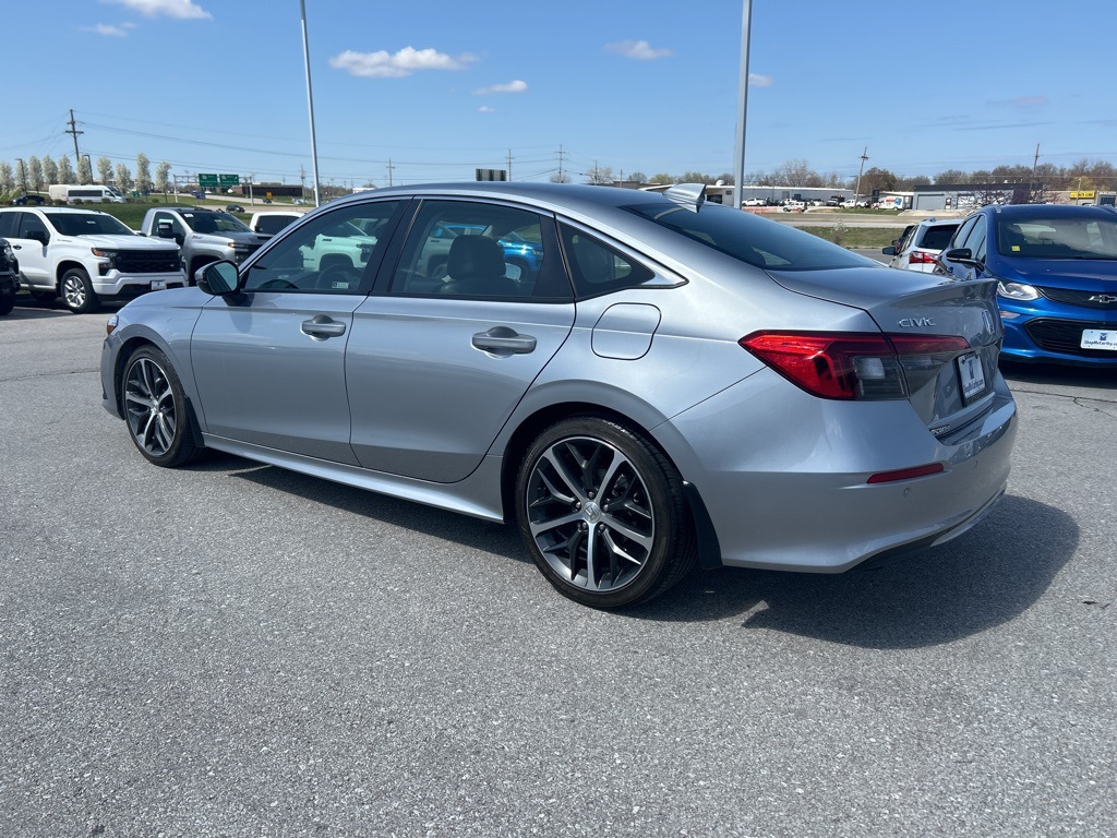 Vehicle image 8 of 49