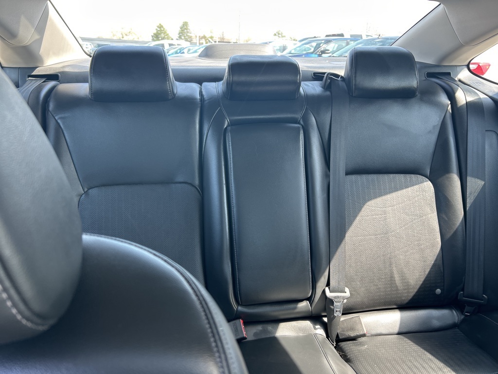 Vehicle image 19 of 49