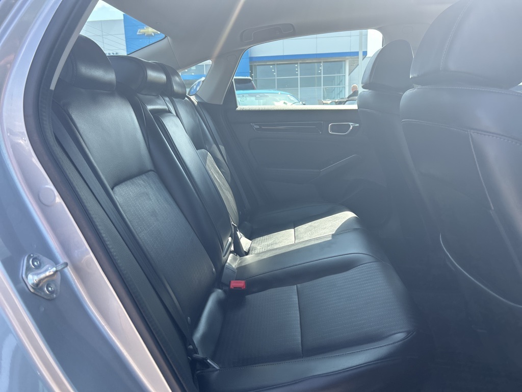 Vehicle image 29 of 49