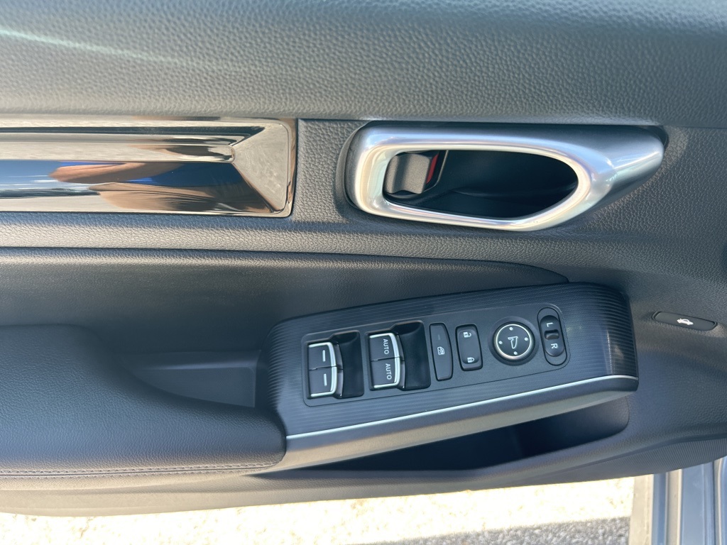 Vehicle image 38 of 49