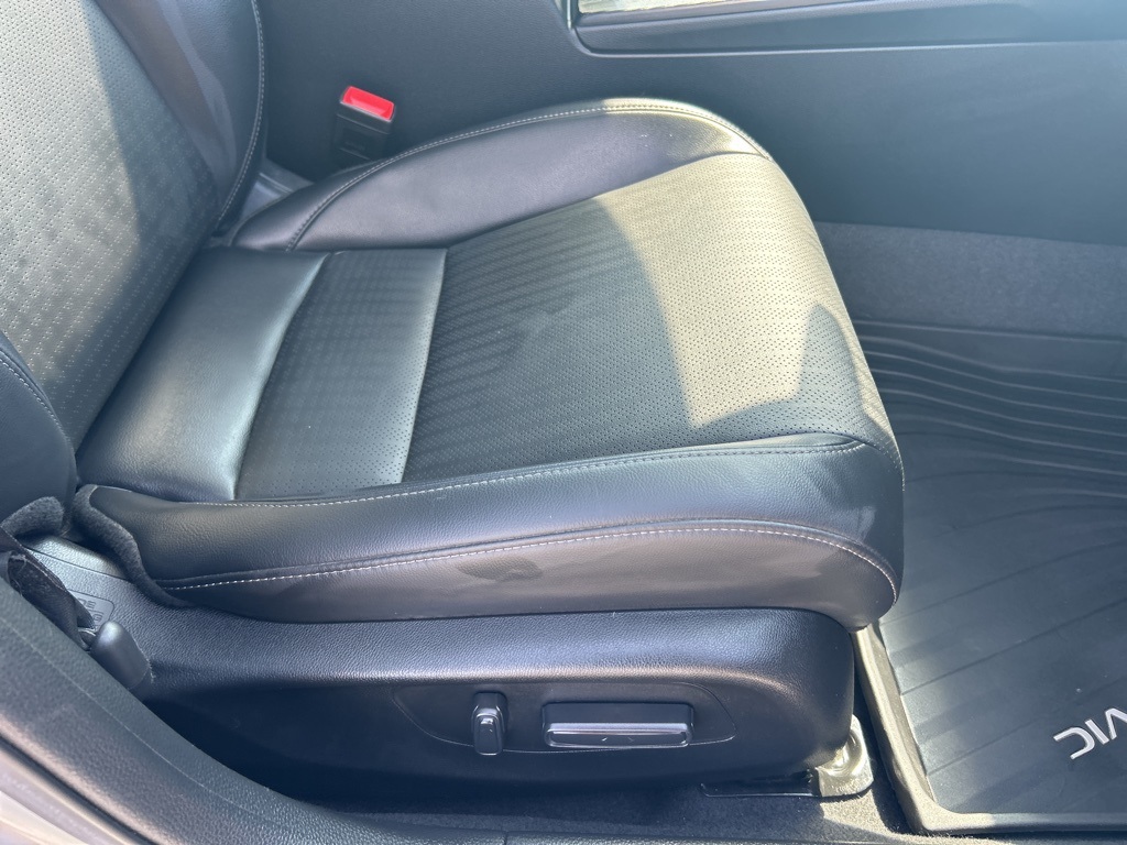 Vehicle image 24 of 49