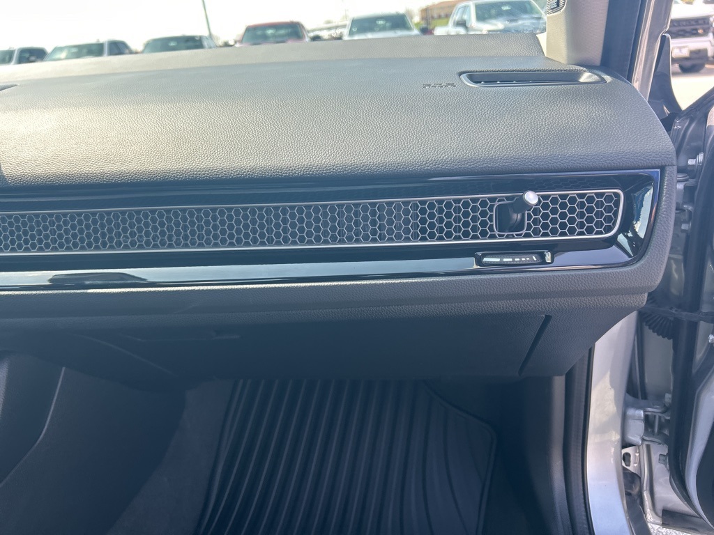 Vehicle image 26 of 49