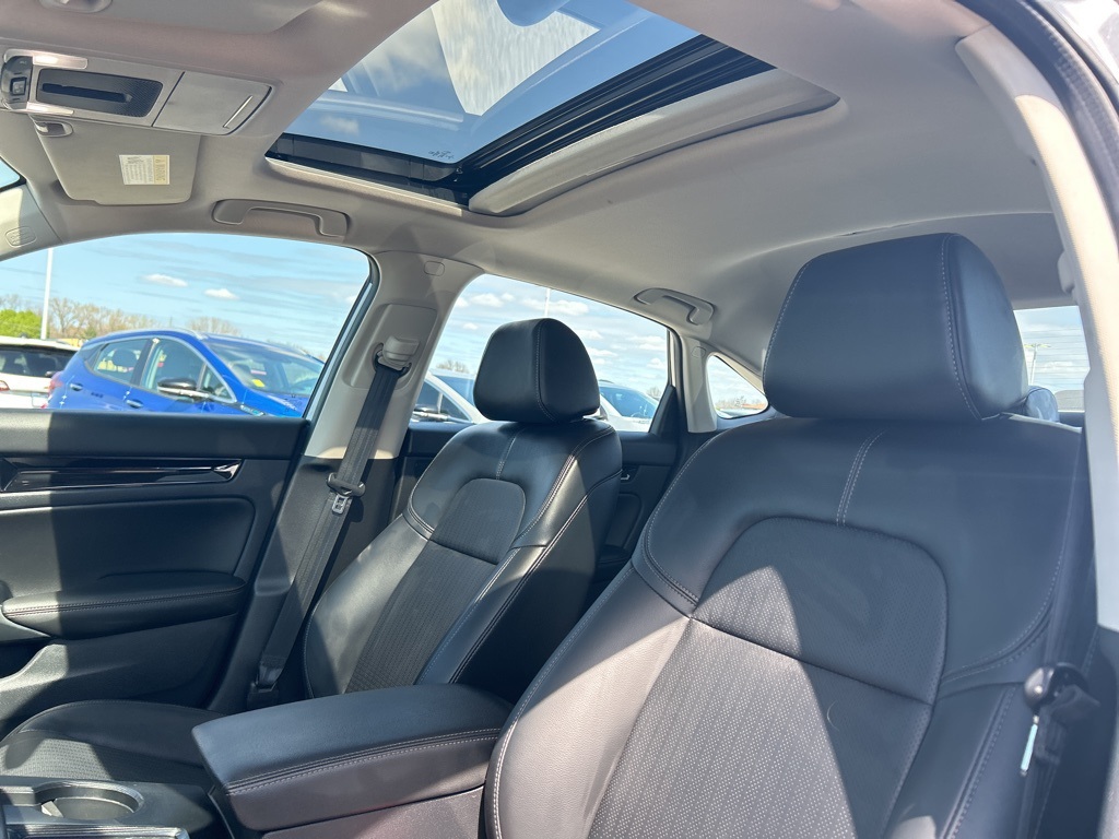 Vehicle image 41 of 49