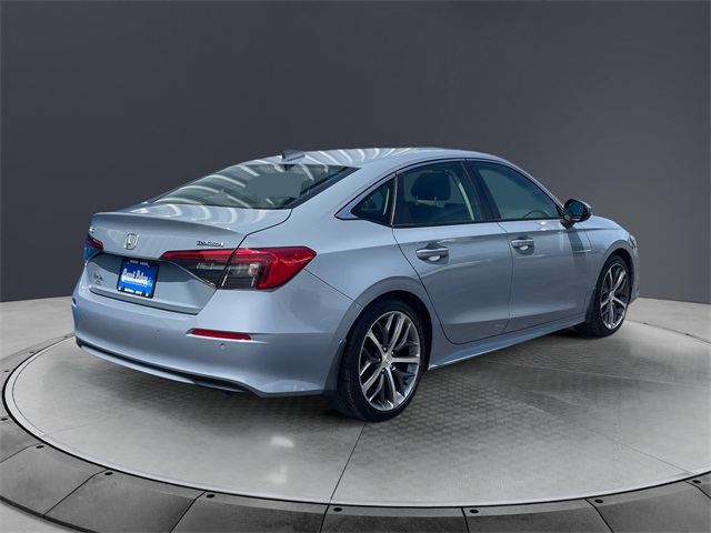 Vehicle image 5 of 24