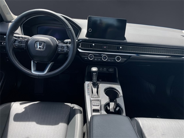 Vehicle image 10 of 24