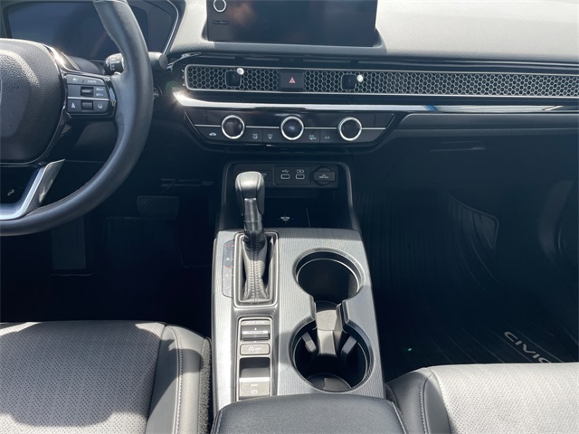 Vehicle image 11 of 24