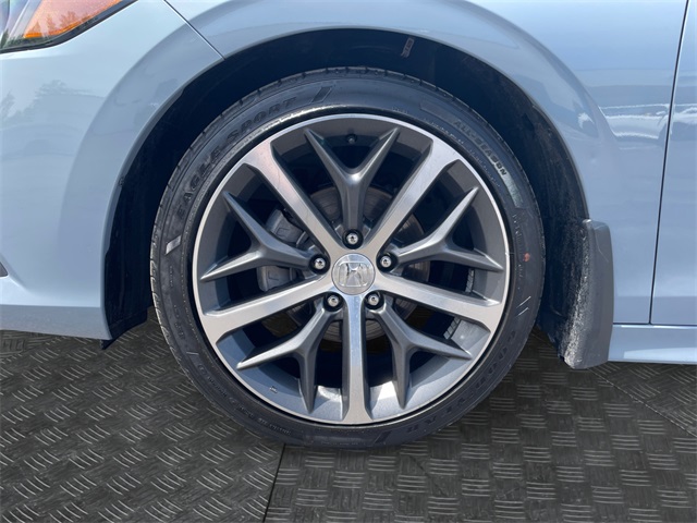 Vehicle image 14 of 24