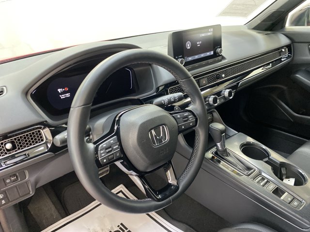 Vehicle image 22 of 28