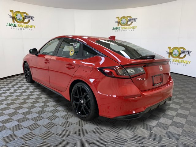 Vehicle image 7 of 28