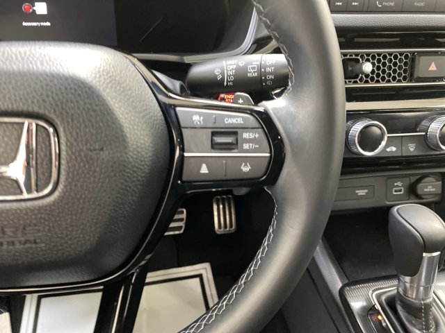Vehicle image 15 of 28
