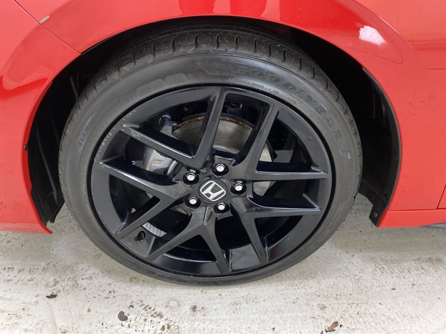 Vehicle image 26 of 28