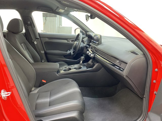 Vehicle image 25 of 28