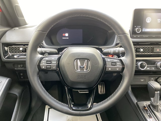 Vehicle image 13 of 28