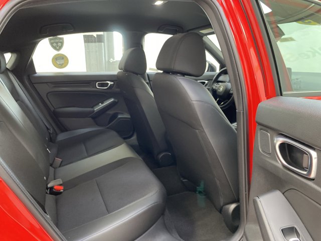 Vehicle image 24 of 28