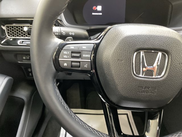 Vehicle image 14 of 28
