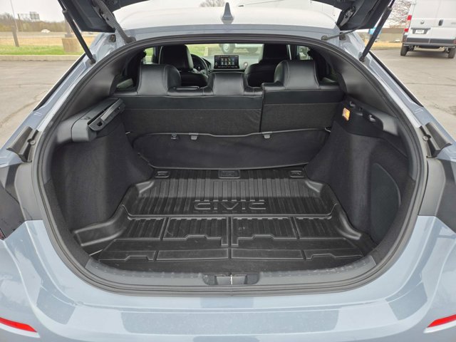 Vehicle image 15 of 39