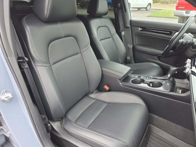 Vehicle image 17 of 39