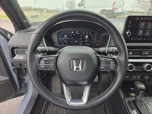 Vehicle image 21 of 39