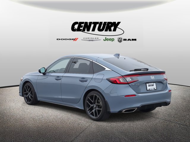 Vehicle image 8 of 39