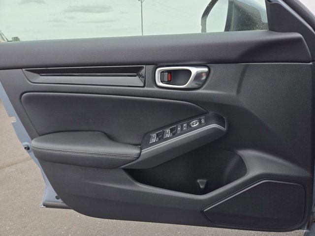 Vehicle image 36 of 39