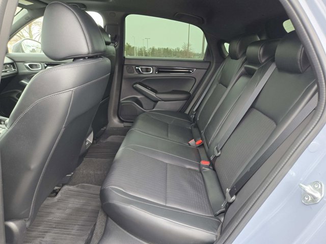Vehicle image 14 of 39