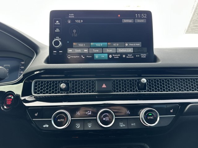 Vehicle image 18 of 25